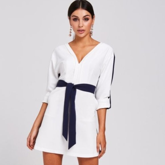 Mini dress / Tie in the middle  Blue and White - Picture 1 of 3